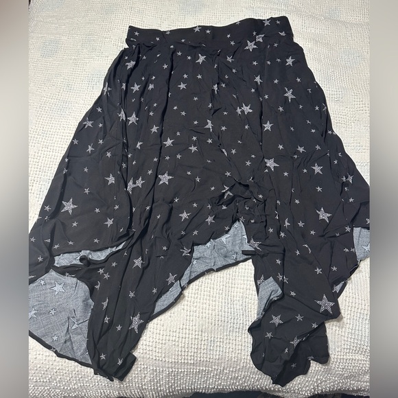 Torrid Black star handkerchief skirt - Picture 3 of 4